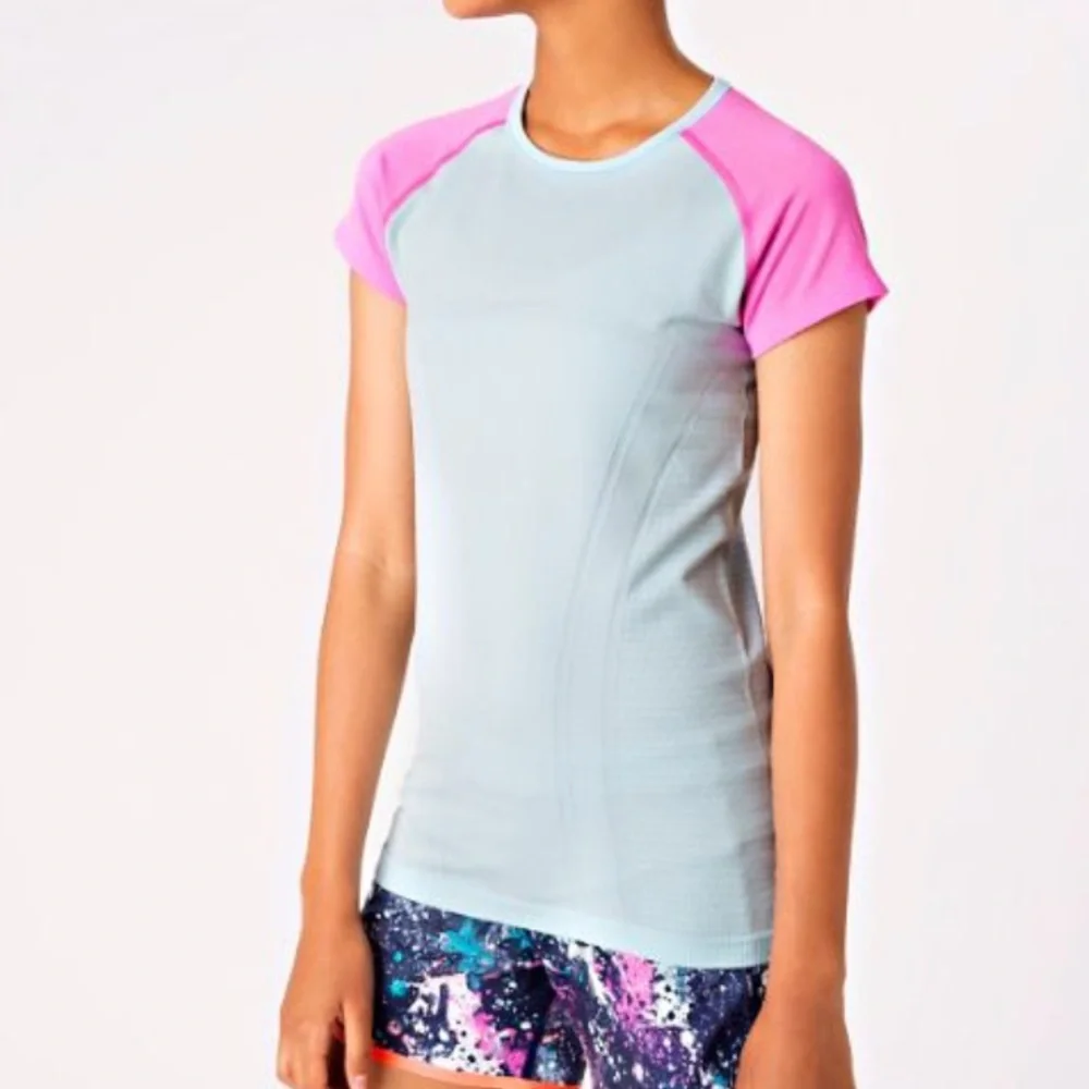 Lululemon Girls Ivivva Fly Tech Short Sleeve Top Athletic Athleisure size 12